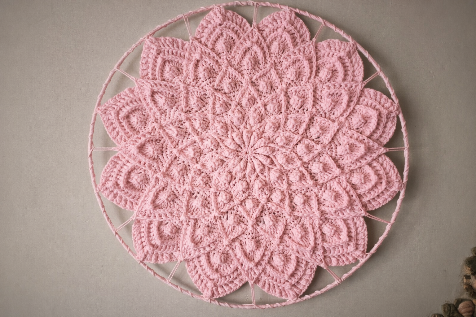 Šviesiai rožinis mandala kilimas „Lotas" - Image 3
