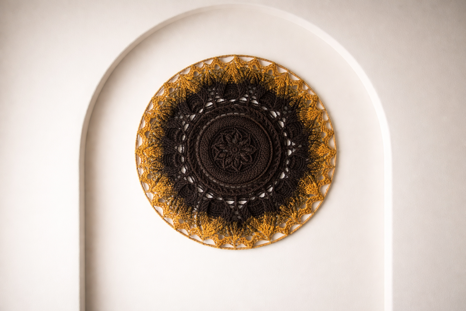 Juodo šokolado - garstyčių spalvos mandala kilimas „Ulita" - Image 2