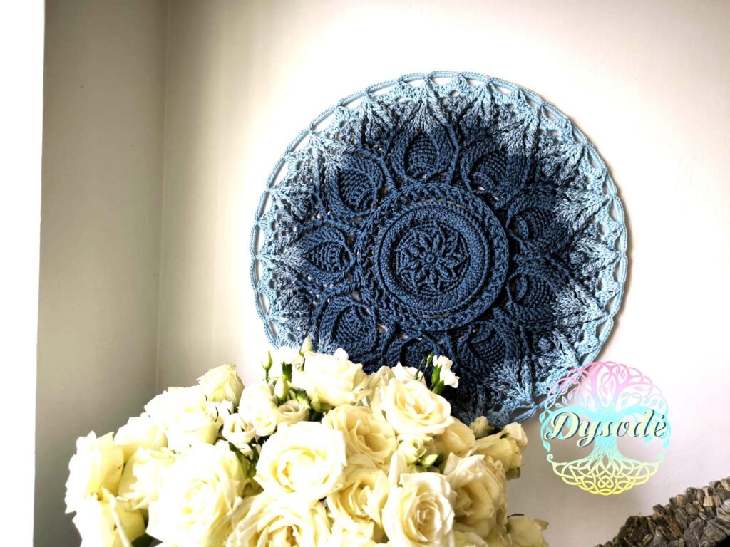 Mėlynos spalvos šviesėjantis ombre mandala kilimas „Ulita"