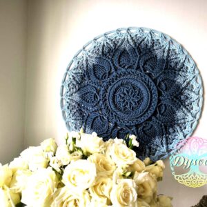 Mėlynos spalvos šviesėjantis ombre mandala kilimas „Ulita"